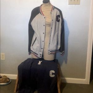 Women’s sweatsuit.